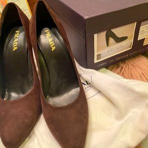 New Prada brown pumps size 38